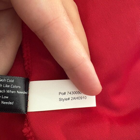 NWT Boston Proper Red Velvet Scoop Neck Tee Holiday Party Festive Size XL - Picture 5 of 5